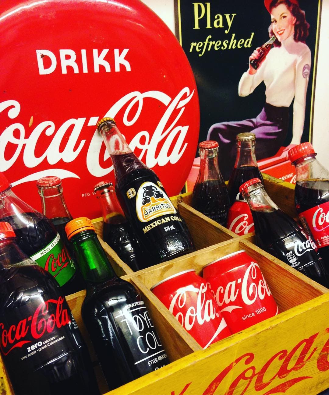 Retro Coca-Cola samling i kiosken